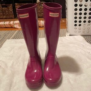 Great condition fuscia Hunter boots